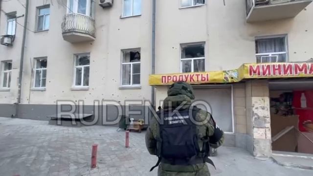 Повреждение здания в Донецке после обстрела.mp4 смотреть онлайн