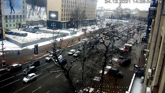 Веб-камера Киев Европейская площадь + Майдан 2021 12 24 смотреть онлайн