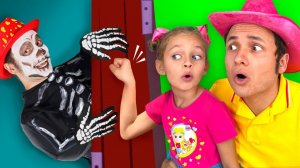 Knock Knoock! Who is at the Door - Skeleton Family and Halloween songs for Kids