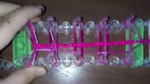 Как сплести кнопку ютуб из резинок. ПЛЕТЕНИЕ РЕЗИНКАМИ!!!