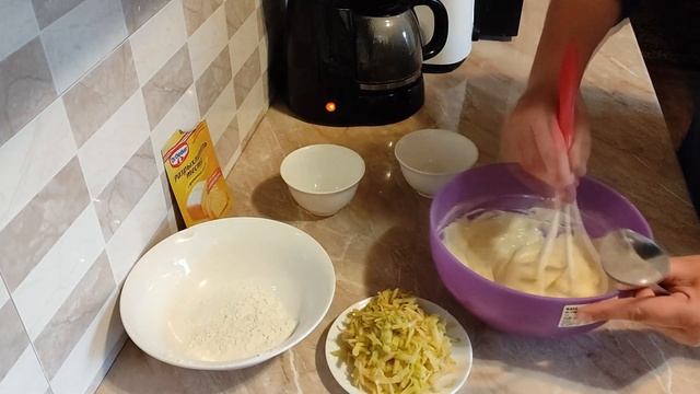 ВКУСНЫЕ ОЛАДЬИ С ЯБЛОКОМ. ГОТОВИМ БЫСТРЫЙ ЗАВТРАК ДОМА ЗА 15 МИНУТ. смотреть онлайн