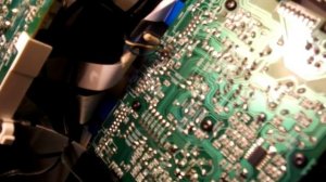 на  кассетном  бумбоксе PHilips az1565 делаем линейный выход