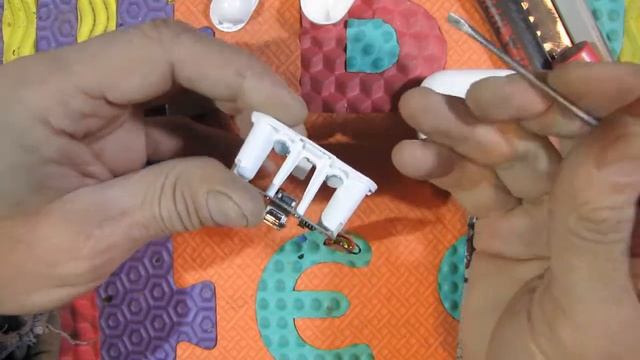 разбомблю коробку от беспроводных наушников смотреть онлайн