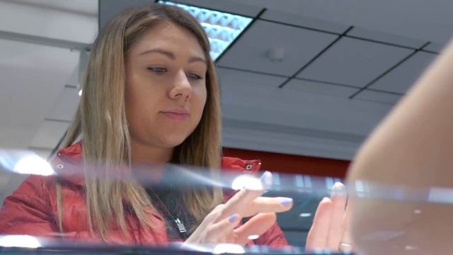 Приходи в красном и получи скидку 20%. Как это было? Санлайт! смотреть онлайн