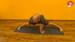 Секреты растяжки: как сесть на  поперечный шпагат быстро и безопасно. Aleksandr Kostrikin_yoga