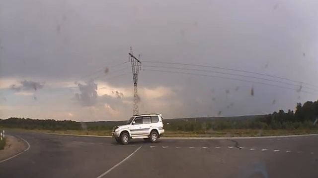 Ну разве можно так ездить смотреть онлайн