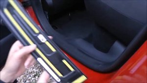 Установка пластиковых накладок на пороги skoda fabia