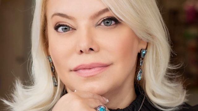 ЖЁСТКО ОСУДИЛА НАГЛО БРОСИВШИХ РОССИЮ смотреть онлайн