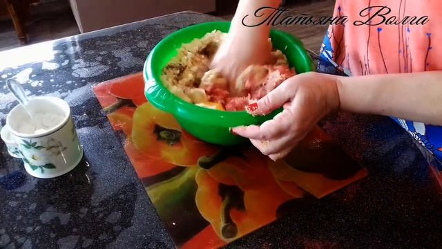 Котлеты по подеревенски  жареные на сковороде , по старому рецепту.