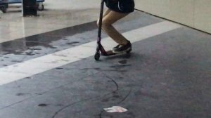 ДРИФТ НА ТРЮКОВОМ САМОКАТЕ