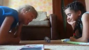 Мы с подругой играем в бутылочку
