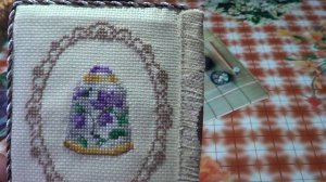 Вышивка крестиком.Книжка чехол для ножниц-игольница.