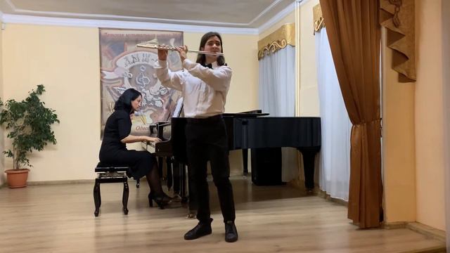 Михайло Секмедін ; « Скерцо» И.С. Бах смотреть онлайн