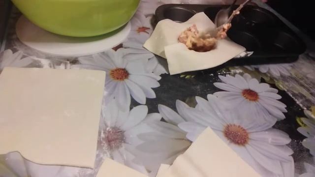 Пицца - пирожок ! Мини пицца ! Пицца - пирожок из слоеного теста !  Вкусная пицца из слоеного теста