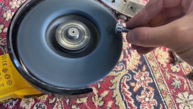 Шлифуем болты на CB600F смотреть онлайн