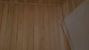 подача воды на камни каменки через сопло распылителя (принцип "harvia autodose")
