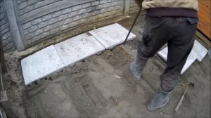 Как правильно выложить уличную плитку на участке.