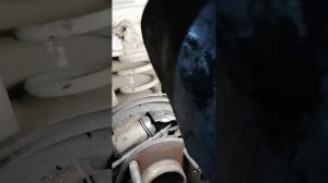 Замена задних тормозных колодок Митсубиси Кольт Mitsubishi Colt