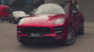 Сменили цвет кузова Porsche Macan, оклеили автомобиль в красную виниловую пленку