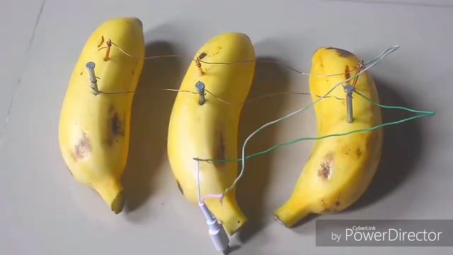 Этот способ зарядки телефона удивит всех. Как зарядить телефон в дали от цивилизации смотреть онлайн