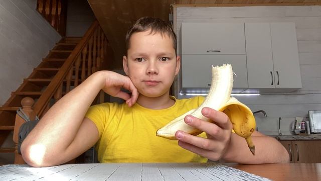 Что вкуснее? Банан или яблоко?﹤ сравнение ﹥