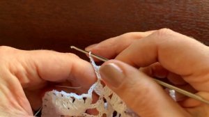 Ёлочная верхушка - пятиконечная звезда связанная крючком