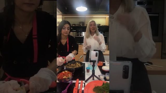 Витаминный заряд для иммунитета. Салат из хрустящих баклажанов с соусом из калины смотреть онлайн