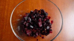 Салат из вареной свеклы с яйцами