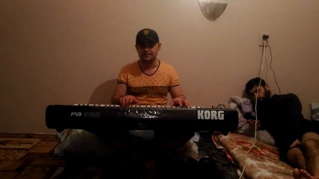 Приятный голос у этого Таджика смотреть онлайн