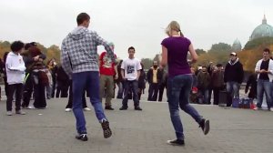 Уличные танцы в стиле Джампстайл