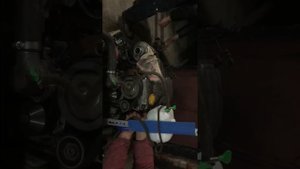 Запуск двигателя штаер в гараже,после трёх лет простоя.