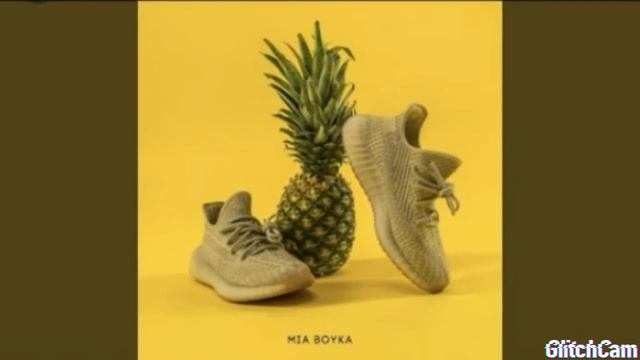 Миа Бойка-Ананас Адидас (GlitchCam) смотреть онлайн