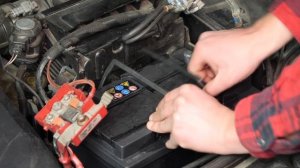 How to replace the car battery MEGANE 2 1.5 DCI ?