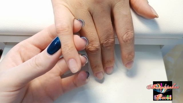 Скол на покрытии. Однотон и легкий дизайн. смотреть онлайн