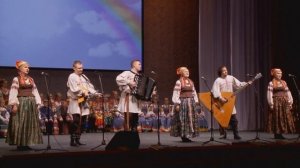 За горою у колодца