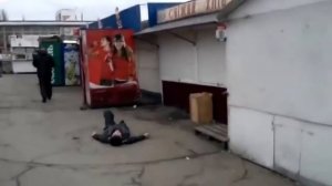 ЖЕСТЬ. (АЛКАШ УПАЛ С ПЯТОГО ЕТАЖА) 1