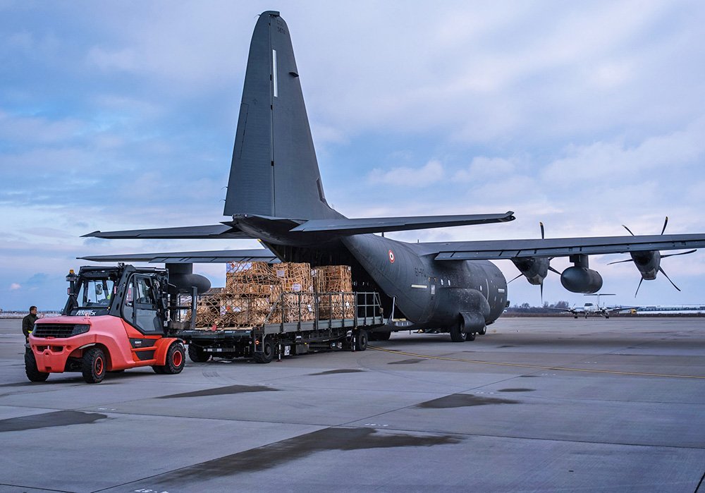 Европа не в состоянии помочь Украине с вооружением / События на ТВЦ