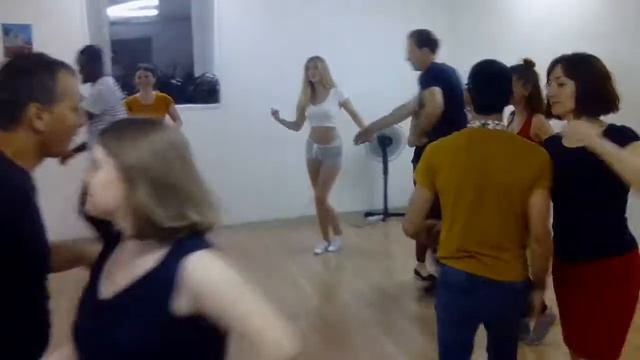 Сальса с Чино для продолжающих - The Latin Brothers "Bien Llegao" смотреть онлайн