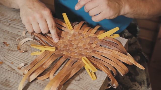 014.Деревянное творчество [Плетём из бересты.ч3. ПРЯМОУГОЛЬНАЯ тарелочка] смотреть онлайн