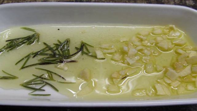 Запеченная свекла с чесноком и розмарином