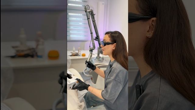 Виктория Дайнеко удаляет тату Соколову Артему Sokolov Laser