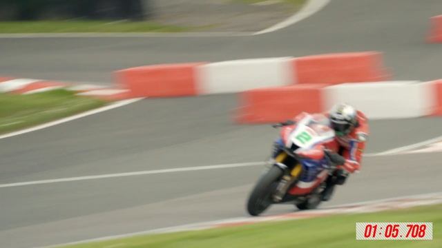 CBR1000RR-R Fireblade Vs. British Superbike смотреть онлайн