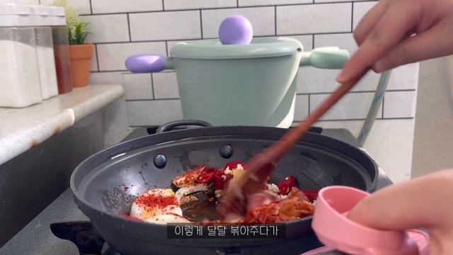 ENG자취생브이로그🏡여름은 싫지만 여름음식은 좋아하는 자취요리 브이로그 🍗🥒(닭오븐구이 돈가스덮밥 어묵두부찌개 냉면 수육 오이냉국 감자샐러드 )