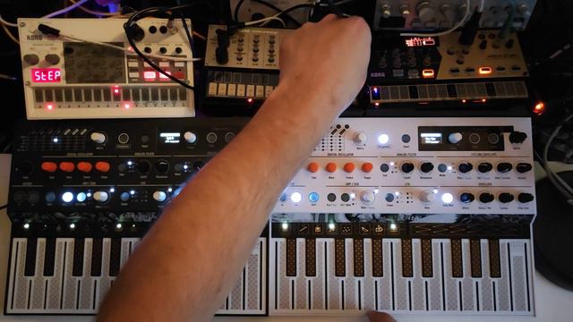 Sidechaining with MicroFreak Vocoder and Volca Drum (2 MicroFreak / VKeys / VSample/ VDrum) смотреть онлайн
