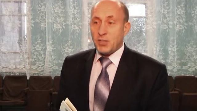 Медалистам - золотые украшения. Красноармейский район смотреть онлайн