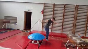 Топ 10 крутых трюков по спортивной гимнастике