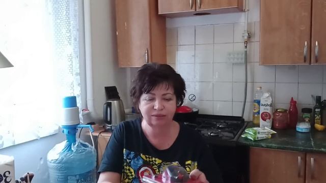 Показываю,что Нашла в Закромах!Скупилась не Глядя на 6000.Зима на ЮГЕ Розы Цветут!!! Красивая Ёлка! смотреть онлайн