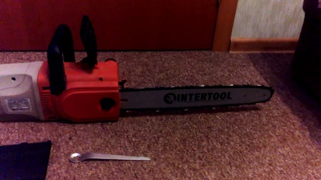 Электрическая цепная пила INTERTOOL DT-2204 смотреть онлайн