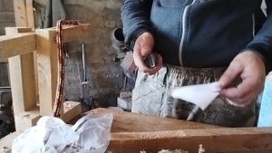 тест ножа из стали р18 Hard test of p18 steel knife