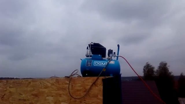 Крыша!!!отделка трубы пневмопистолетом!!!шинглас!!! смотреть онлайн